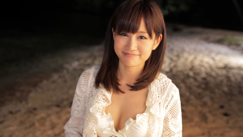 Illustration for article titled Ready to Turn Down Idols Once More? But Now in Bikinis?
